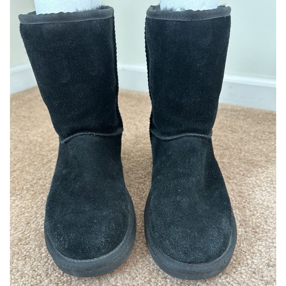 Koolaburra by UGG Women's Koola Short Fashion Women's Boot - Black, US 8